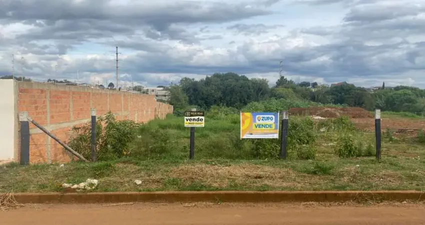 Terreno à venda na Rua Indonésia, Conradinho, Guarapuava