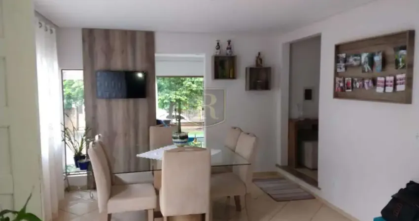 Casa para Venda em Guarapuava, Vila Bela, 3 dormitórios, 1 suíte, 1 banheiro, 2 vagas