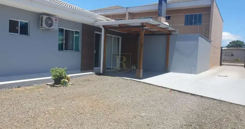 Casa para Venda em Guarapuava, Cascavel, 3 dormitórios, 1 suíte, 2 banheiros, 2 vagas