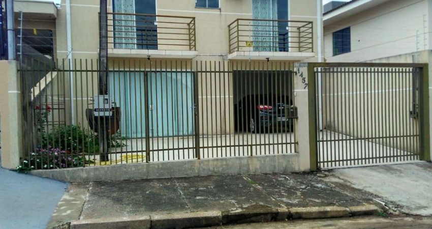 Sobrado para Venda em Guarapuava, Dos Estados, 3 dormitórios, 1 suíte, 2 banheiros, 3 vagas