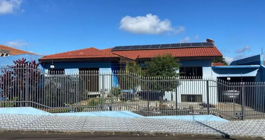 Casa para Venda em Guarapuava, São Cristovão, 4 dormitórios, 1 suíte, 2 vagas