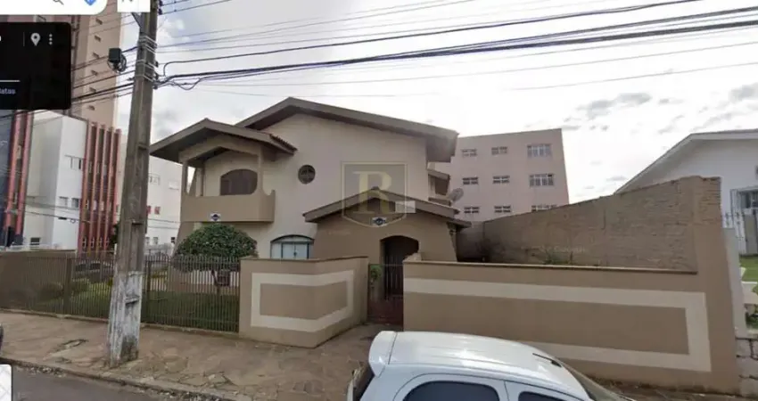 Sobrado para Venda em Guarapuava, Centro, 5 dormitórios, 1 suíte, 3 vagas