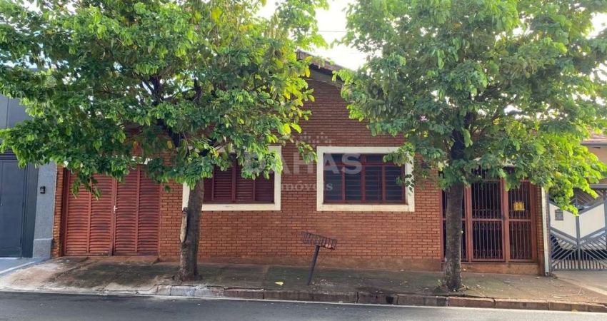Casa com 3 quartos à venda no Centro, Barretos 