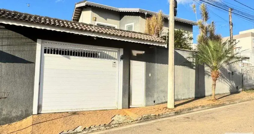 Casa com 3 suítes sendo 1 suíte no térreo, são 230 metros de construção