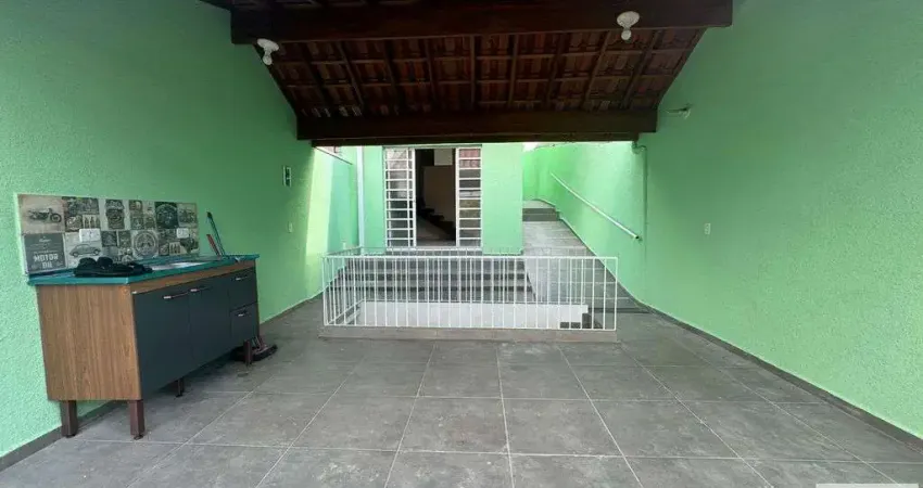 Casa térrea com 2 dormitórios no Jardim Maristela 2/ Atibaia