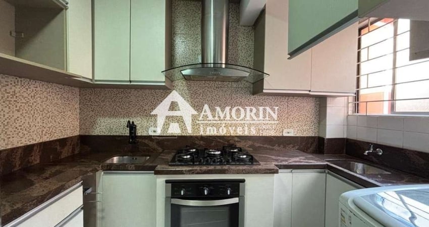 Apartamento no Fazendinha, 66m  de área total, cozinha com armários.