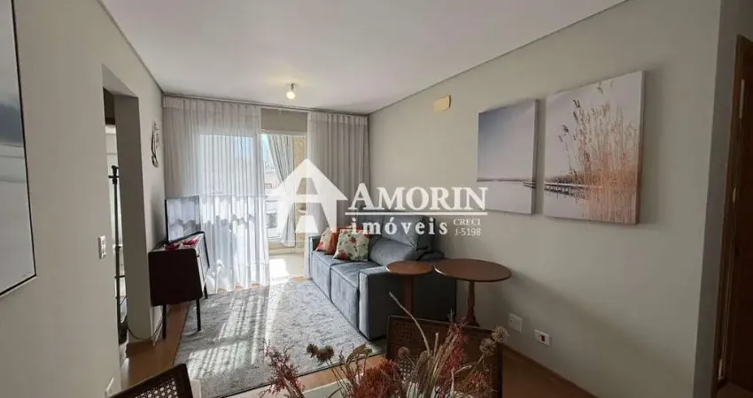Apartamento à venda no Água Verde, sacada com churrasqueira, 2 dormitórios.