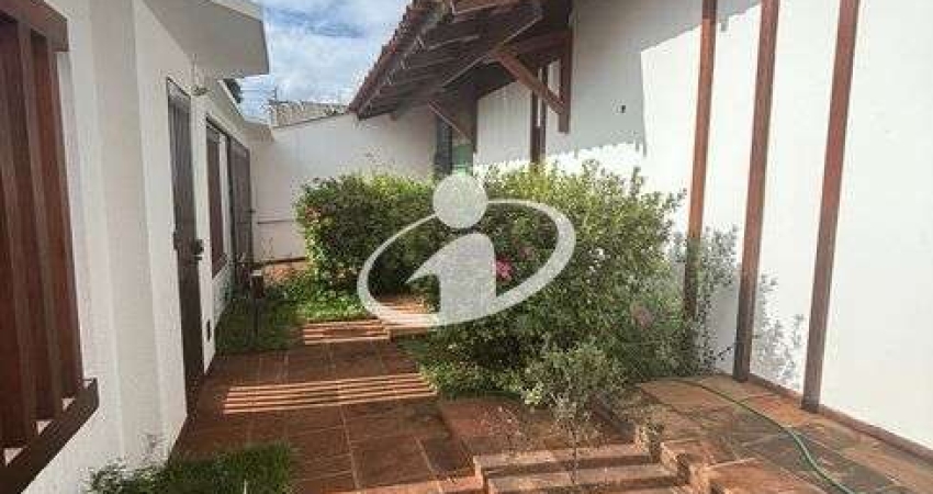 Casa comercial para alugar no Martins, Uberlândia 