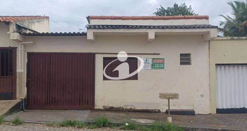 Casa com 2 quartos para alugar no Tubalina, Uberlândia 
