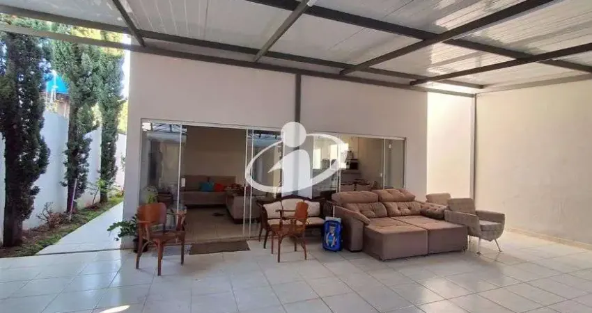 Casa com 3 quartos à venda no Jardim das Palmeiras, Uberlândia 