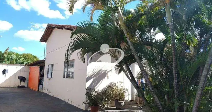 Casa com 4 quartos à venda no Jardim Ipanema I, Uberlândia 