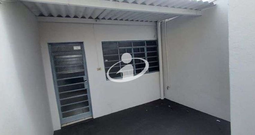 Casa com 3 quartos para alugar no Marta Helena, Uberlândia 