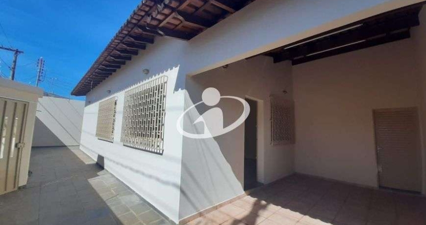 Casa com 3 quartos para alugar em Saraiva, Uberlândia 