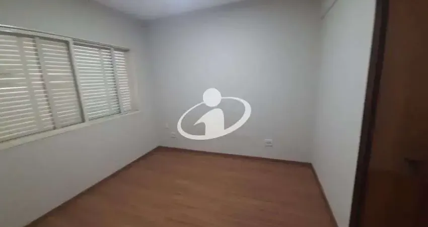 Apartamento com 3 quartos para alugar no Tabajaras, Uberlândia 