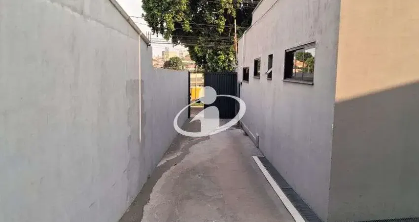 Casa com 2 quartos para alugar no Presidente Roosevelt, Uberlândia 