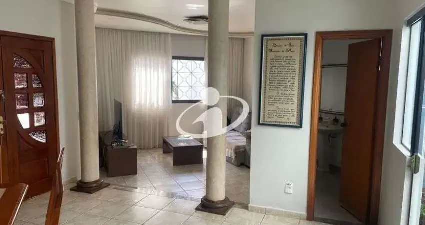Casa com 3 quartos à venda no Santa Mônica, Uberlândia