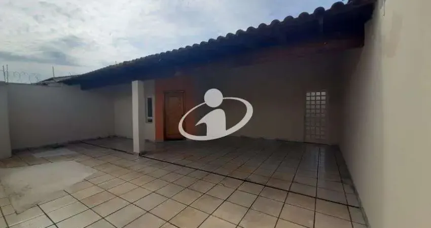 Casa com 3 quartos para alugar no Planalto, Uberlândia 