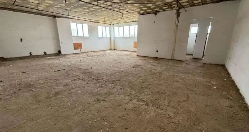 Sala Comercial em edifício com micro empreendedores e consultórios médicos. Bairro: Vila Monteiro