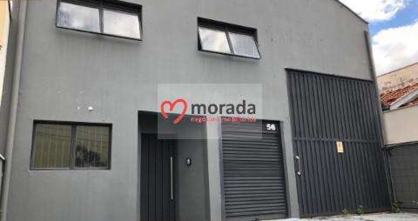 Barracão com construção sólida, com ótima localização no bairro Castelinho