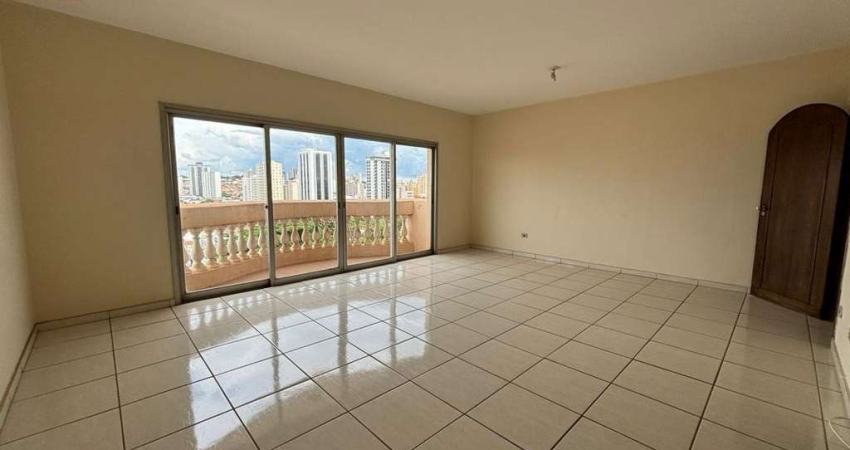 Apartamento amplo, andar alto, pronto para morar, no centro