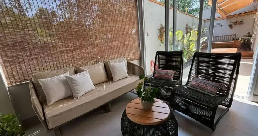 Casa em condomínio com 3 suítes, lazer e piscina - impecável! bairro: pompéia