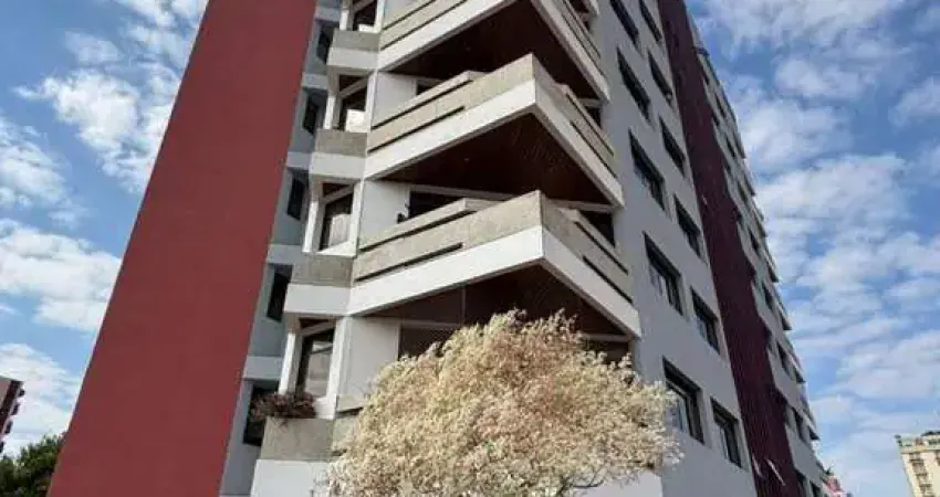 Apartamento enorme, próximo ao fórum, pronto para mudança imediata.