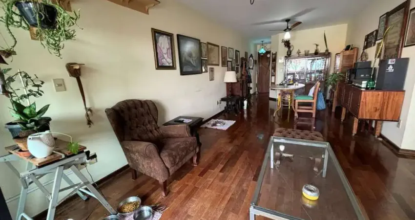 Apartamento 3 dormitórios com armários e sala dois ambientes com sacada. bairro: alto