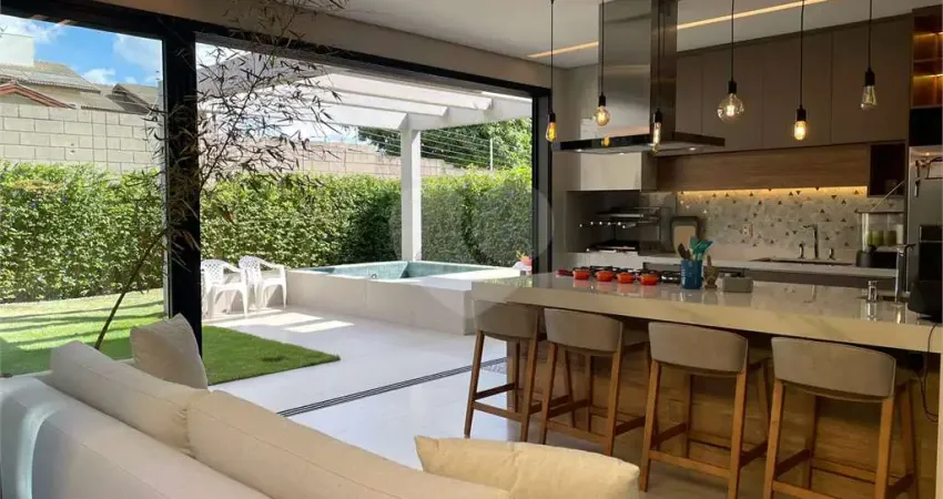 Casa à venda com 3 quartos, sendo 3 suítes, no condomínio vita verdi, valinhos - sp