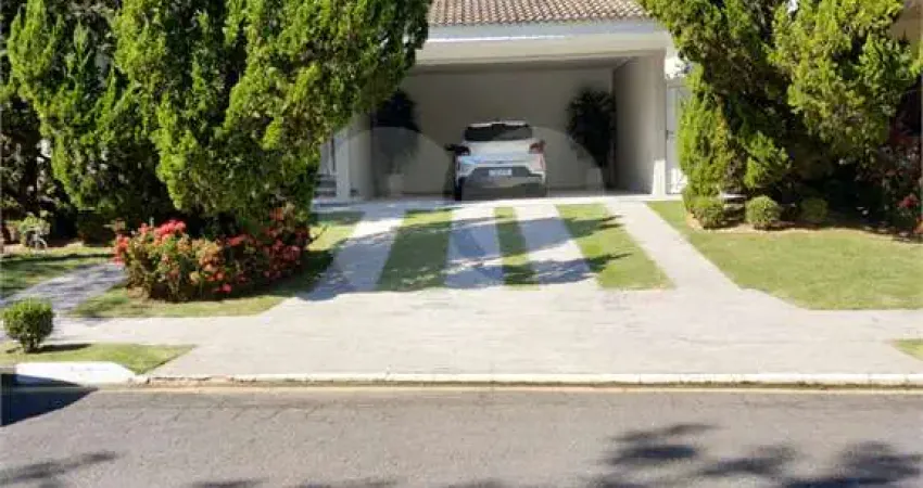 Casa à venda com 3 quartos, sendo 1 suíte, no condomínio bosque de greviléa, vinhedo - sp