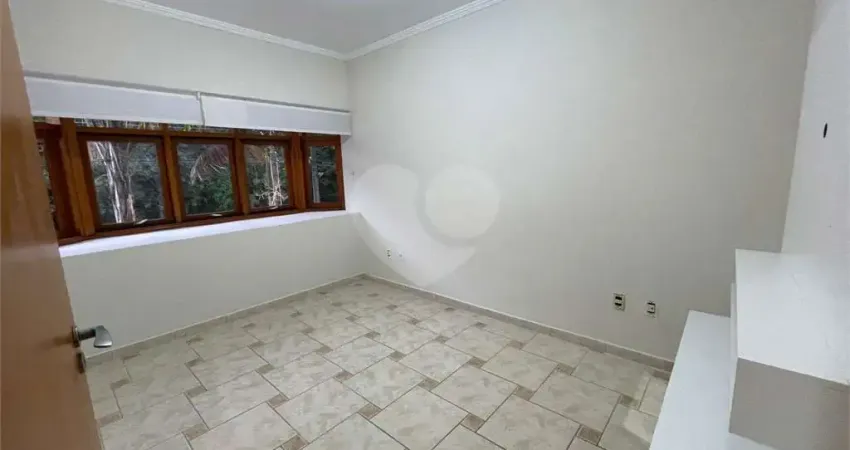 Casa à venda com 3 quartos, sendo 3 suítes, no condomínio bosque de greviléa, vinhedo - sp