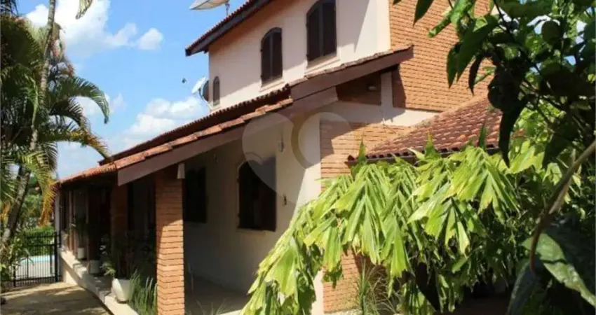Casa à venda com 4 quartos, sendo 2 suítes, no condomínio vinhas da vista alegre - lado sede, vinhedo - sp