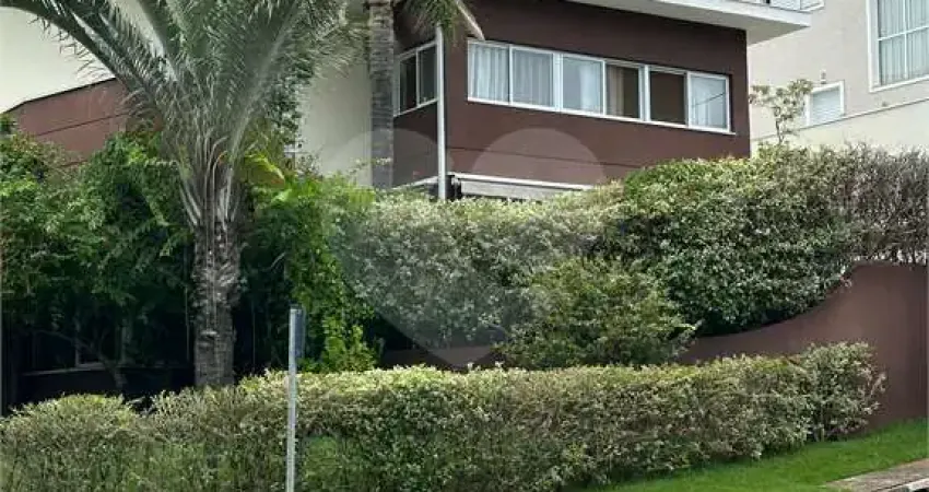 Casa à venda com 4 quartos, sendo 3 suítes, no condomínio recanto dos paturis, vinhedo - sp