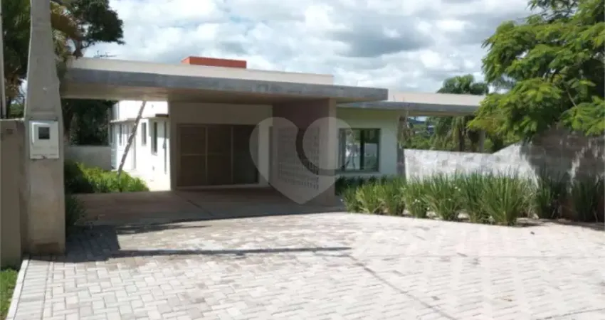 Casa  à venda com 4 quartos, sendo 4 suítes,  no condomínio estância marambaia, vinhedo - sp