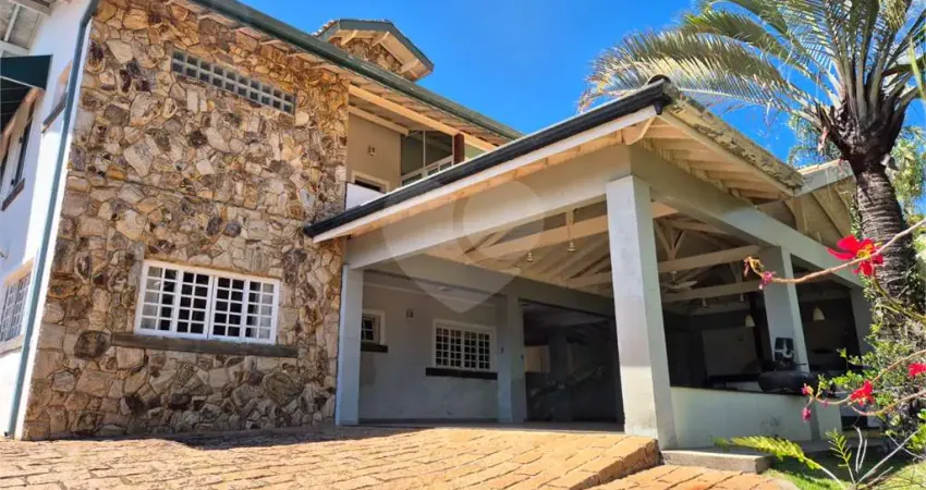 Casa à venda com 3 quartos, sendo 1 suíte, no condomínio vinhas da vista alegre - lado sede, vinhedo - sp