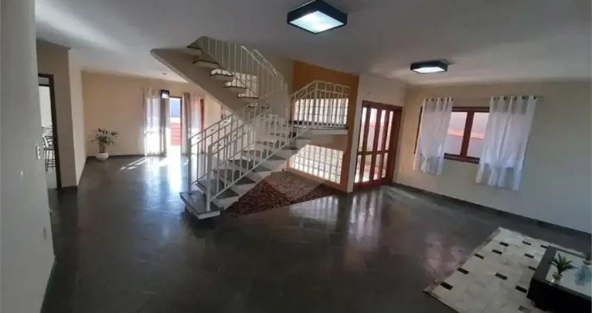 Casa  à venda com 3 quartos, sendo 3 suítes,  no condomínio villaggio capriccio, louveira - sp