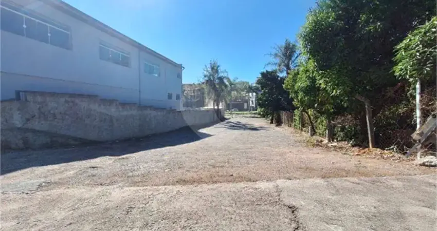 Loteamento à venda ou para alugar com 1 quarto, sendo 1 suíte, em residencial flora, vinhedo - sp