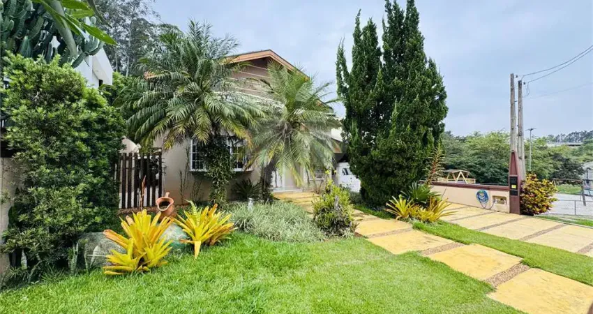 Casa  à venda com 3 quartos, sendo 3 suítes,  no condomínio residencial delle stelle, louveira - sp