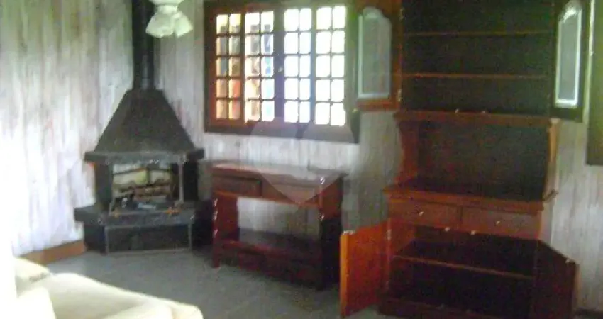 Casa  à venda com 3 quartos, sendo 1 suíte,  no condomínio estância marambaia, vinhedo - sp