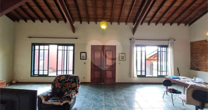 Casa à venda com 3 quartos, sendo 1 suíte,  em jardim panorama, vinhedo - sp