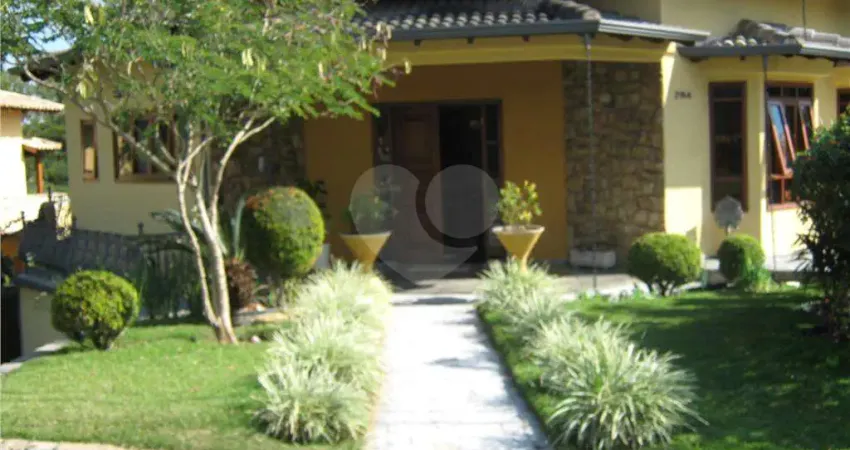 Casa  à venda com 4 quartos, sendo 2 suítes,  no condomínio estância marambaia, vinhedo - sp