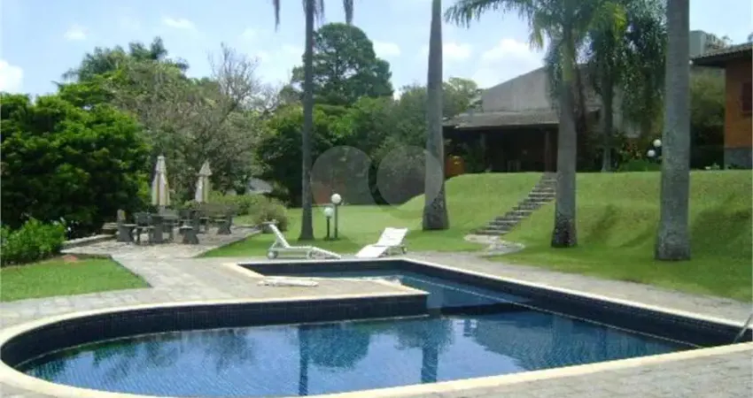 Casa à venda com 5 quartos, sendo 3 suítes, no condomínio estância marambaia, vinhedo - sp