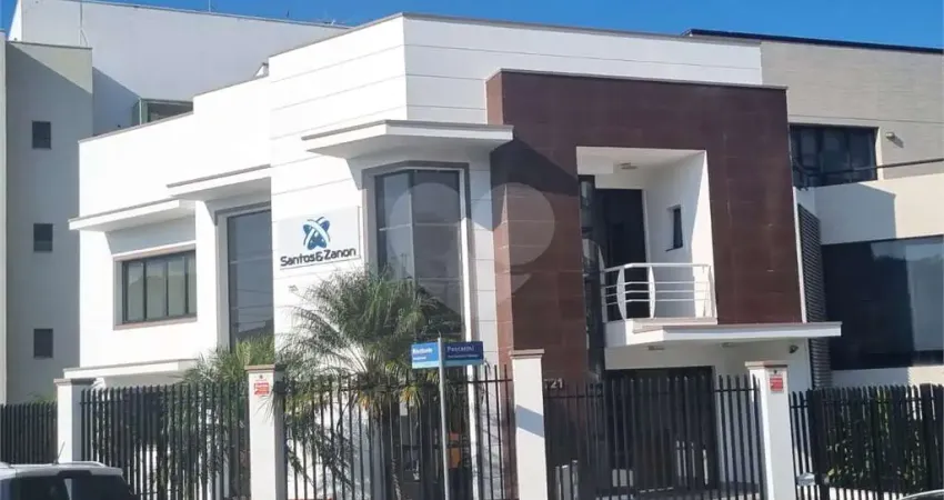 Prédio com 4 salas à venda na Rua Humberto Pescarini, Centro, Vinhedo