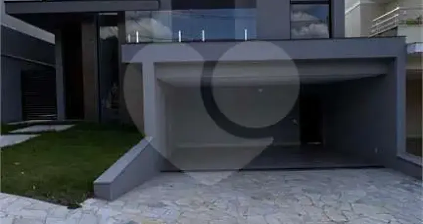 Casa à venda com 4 quartos, sendo 3 suítes, no condomínio portal do jequitibá, valinhos - sp