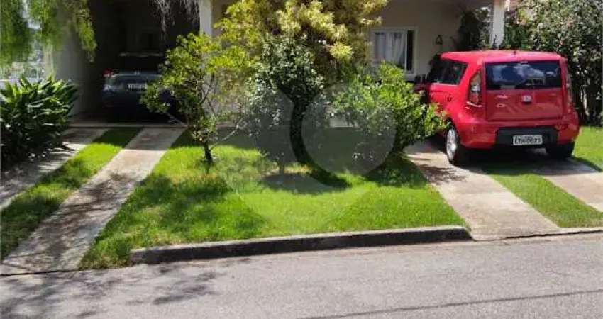 Casa à venda com 3 quartos, sendo 1 suíte, no condomínio picollo villaggio, louveira - sp