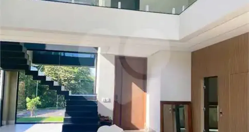 Casa à venda com 3 quartos, sendo 3 suítes, no condomínio reserva do itamaracá, valinhos - sp