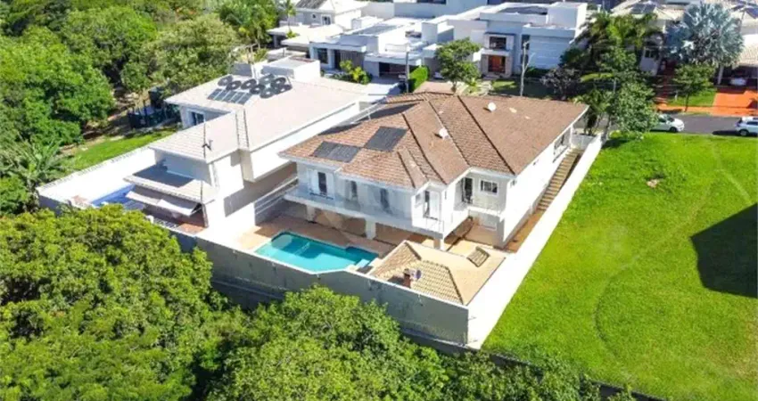 Casa à venda com 3 quartos, sendo 3 suítes, no condomínio portal do lago, valinhos - sp