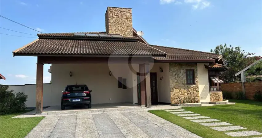 Casa  à venda com 3 quartos, sendo 1 suíte,  no condomínio estância marambaia, vinhedo - sp