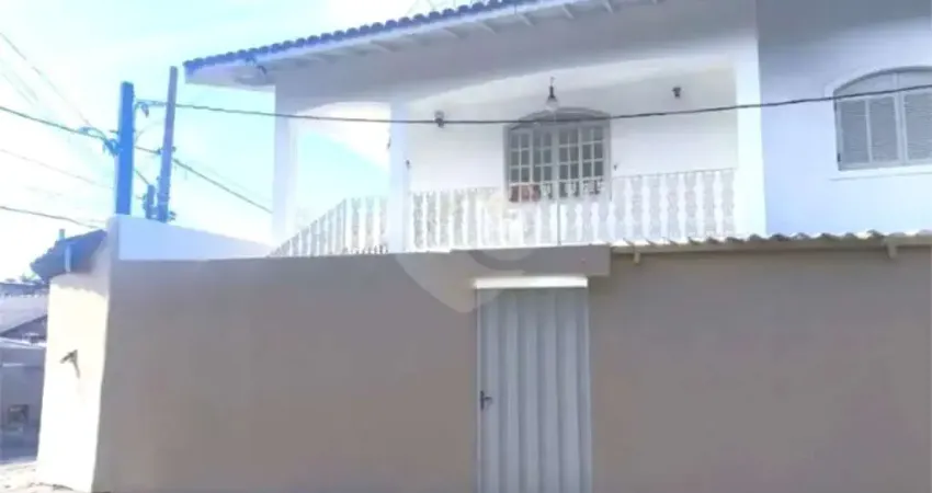 Casa à venda com 3 quartos, sendo 1 suíte,  no centro, vinhedo - sp