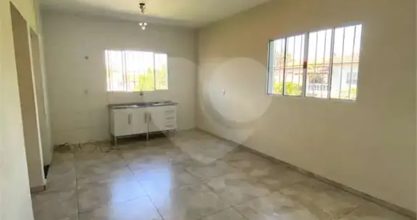 Casa à venda na Rua Antônio Faustino Dos Santos, Faixa Azul, Louveira