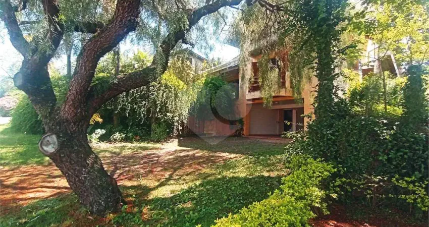 Casa à venda com 3 quartos, sendo 1 suíte, no condomínio estância marambaia, vinhedo - sp